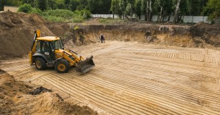 Разработка котлована Ревда, цена от 310 руб./м3.